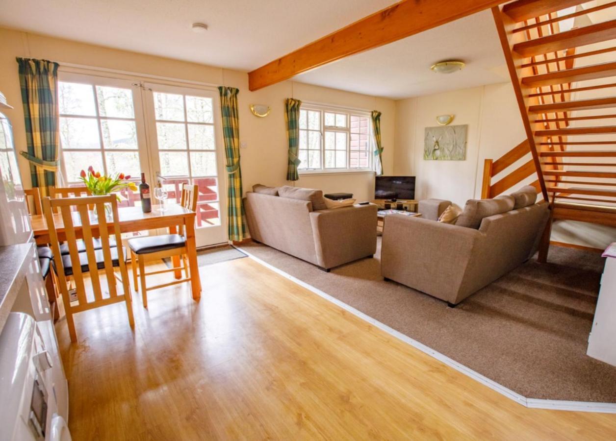 Woodland Lodge Tomich Extérieur photo