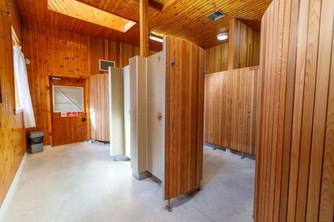 Woodland Lodge Tomich Extérieur photo